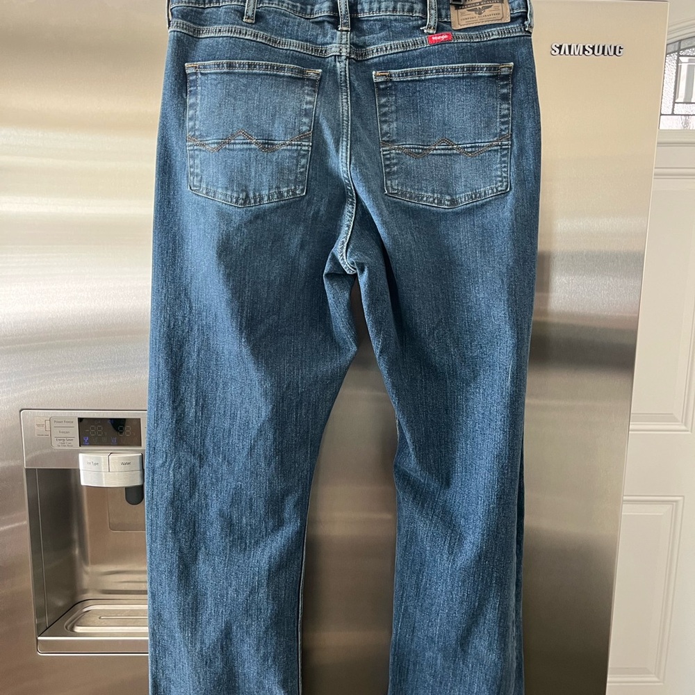 Wrangler Men’s Boot Cut Jeans - Classic Blue - Picture 2 of 3